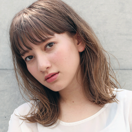 表参道 Avenz 鎖骨ミディアム 外ハネ ハイ透明感カラー 前髪 オージュア 表参道 原宿 美容室 Avenz Foundation アベンツ ファンデーション表参道 原宿 渋谷 青山